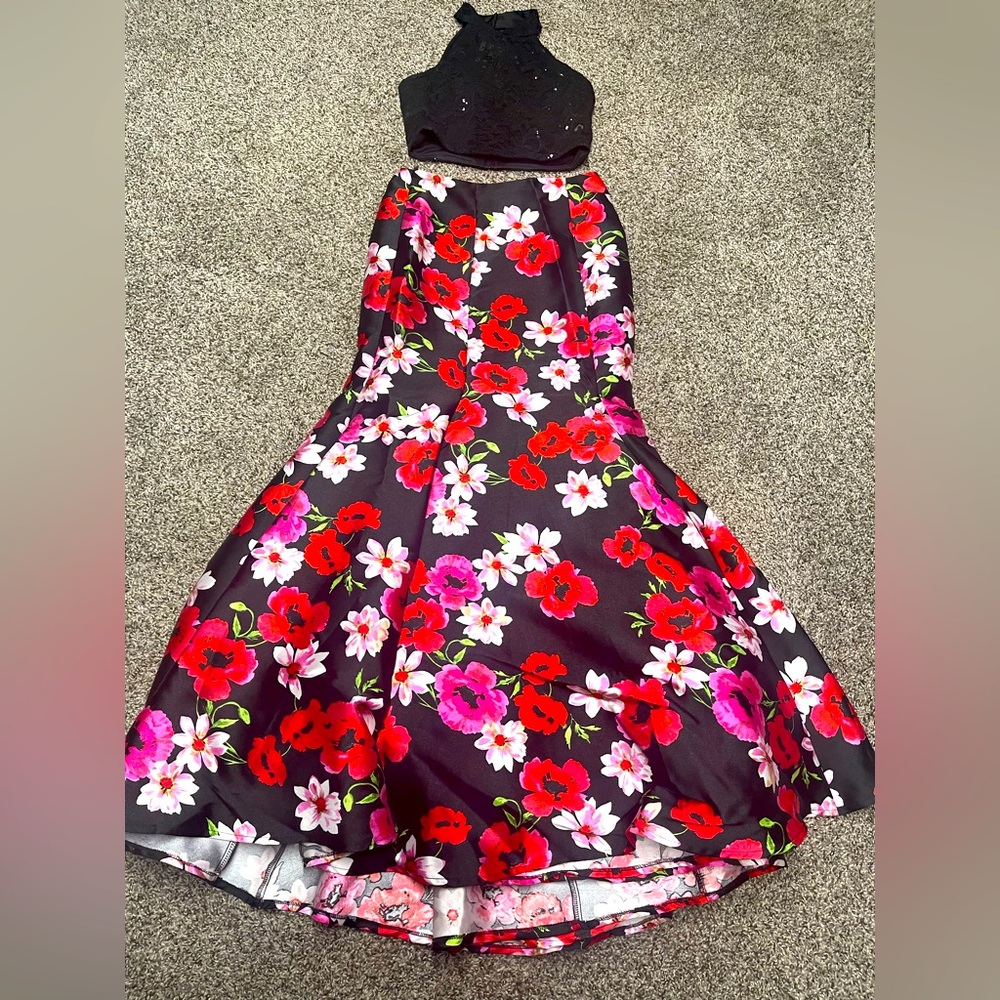 Bee darlin’  2 piece dress 9/10 worn 1